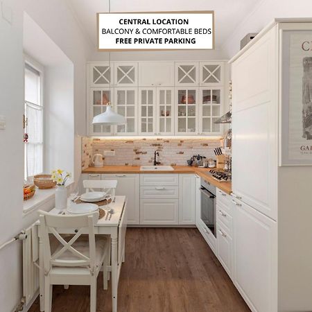 Historical Caserne Apartment Ljubljana Bagian luar foto