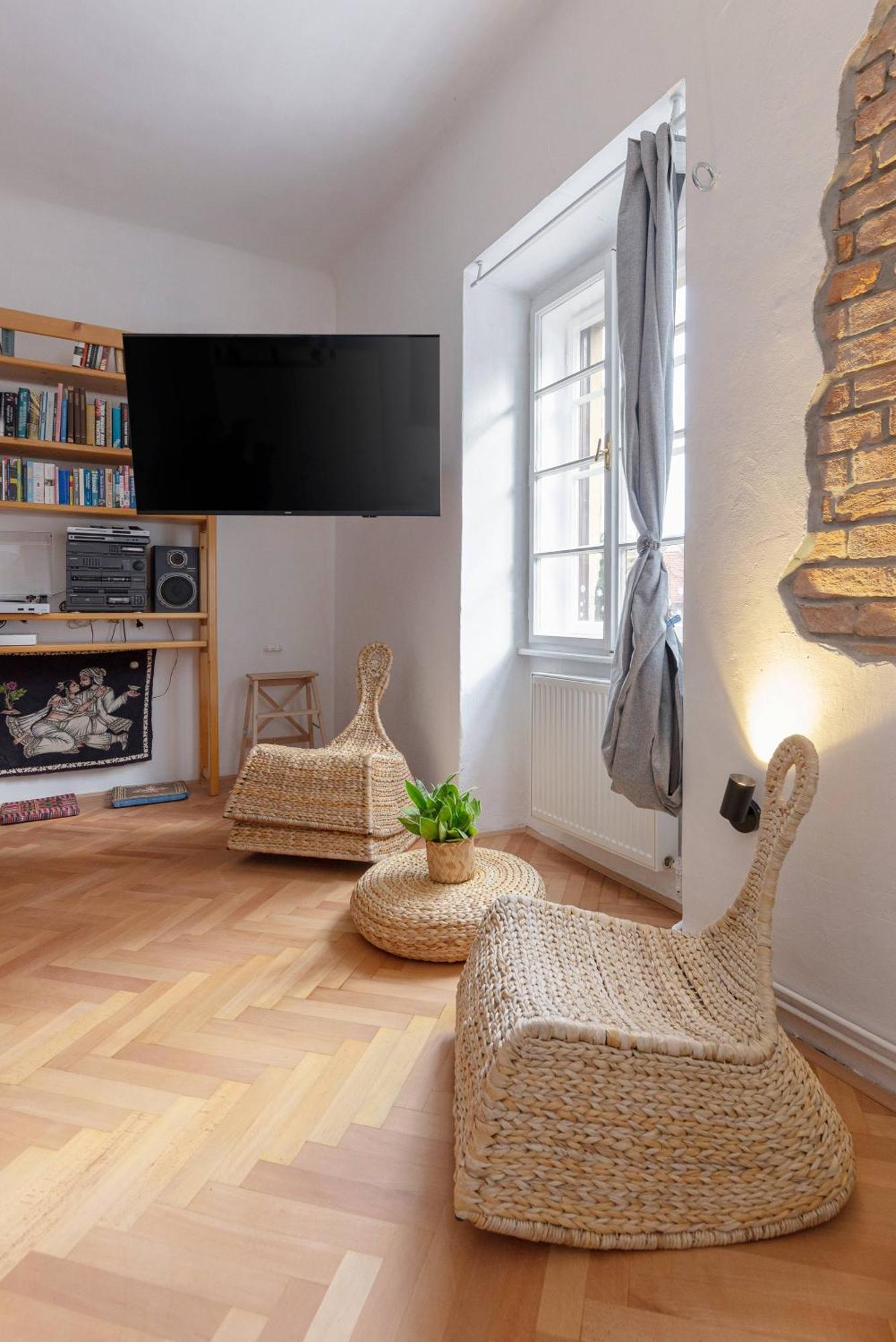 Historical Caserne Apartment Ljubljana Bagian luar foto
