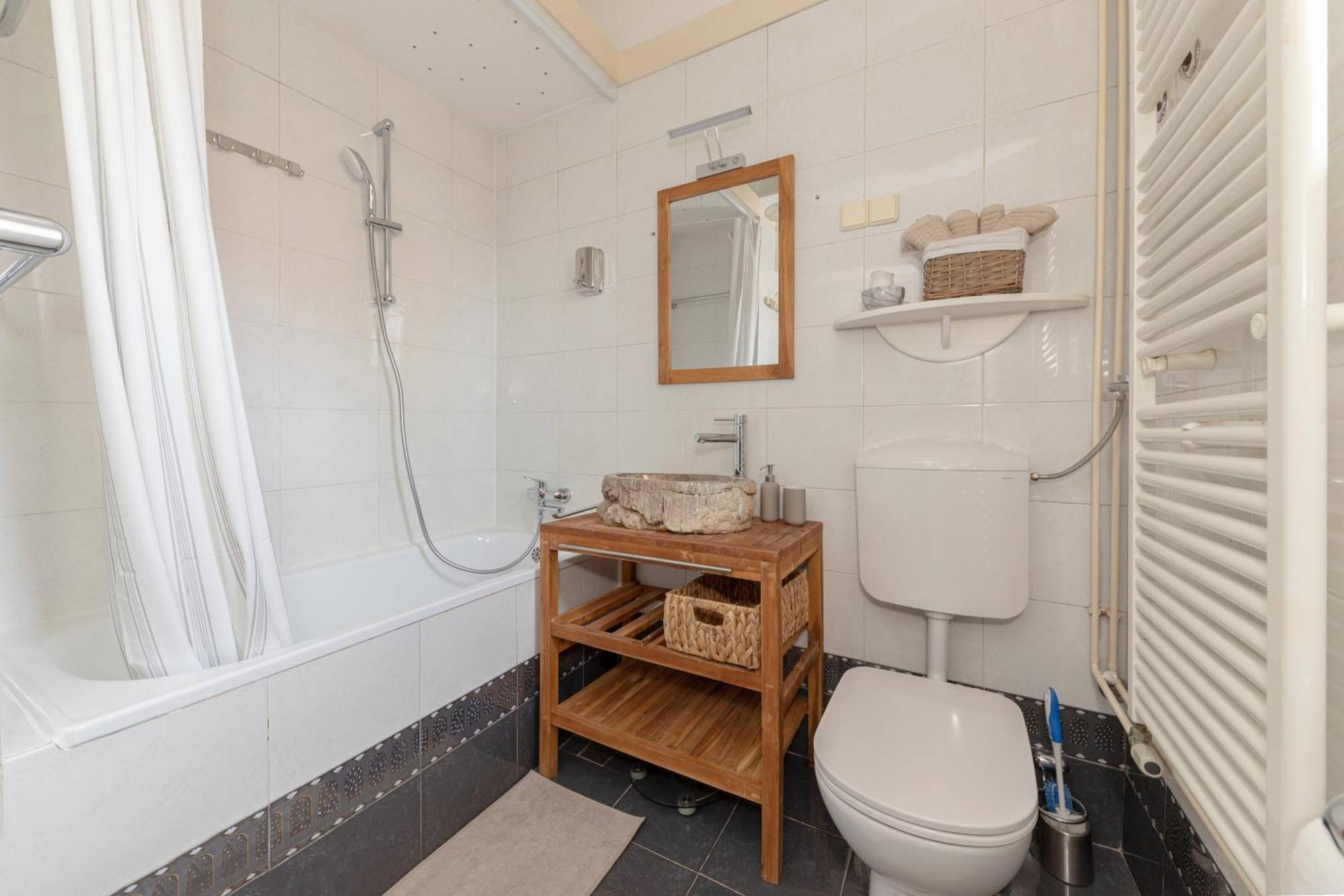 Historical Caserne Apartment Ljubljana Bagian luar foto